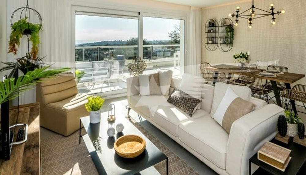 Living/Dining Area