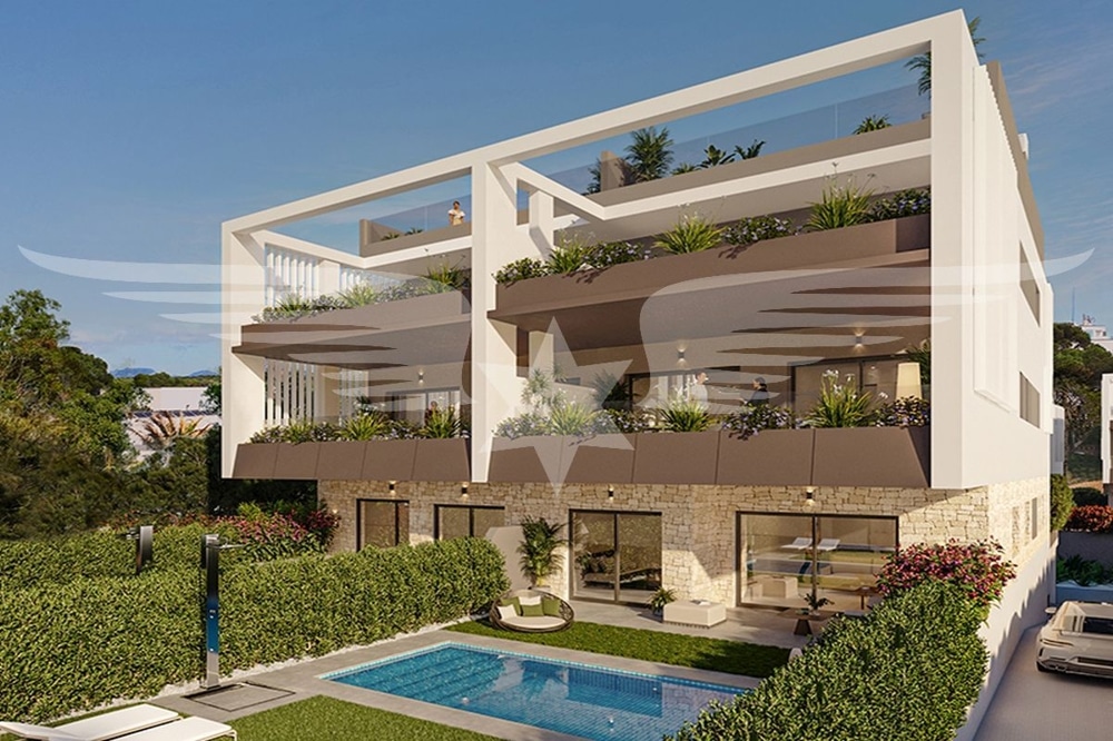 Exterior view with swimmingpool