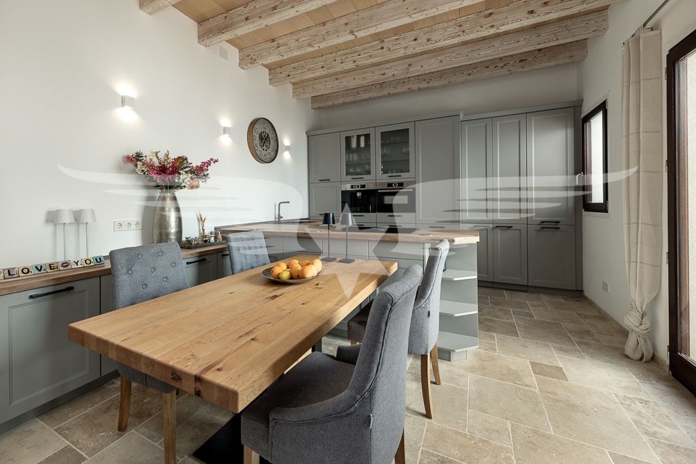 Kitchen/Dining Area