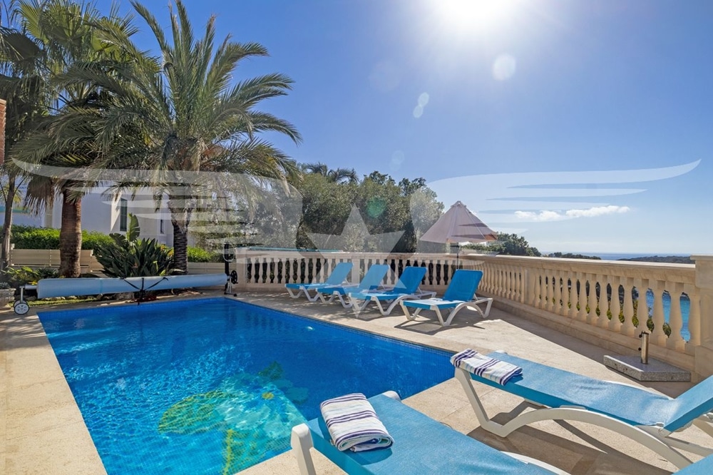 Terraza con piscina