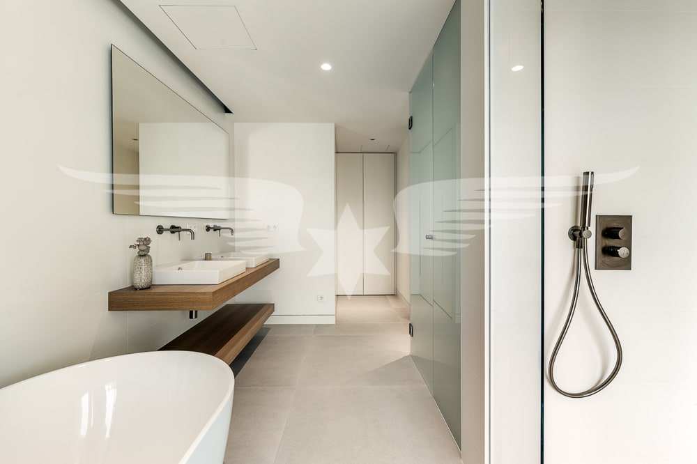 Example Bathroom Master-Suite