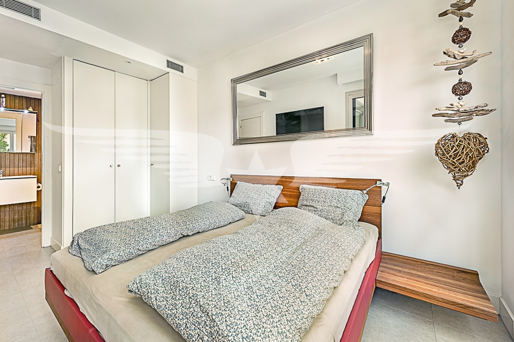 Schlafzimmer 1