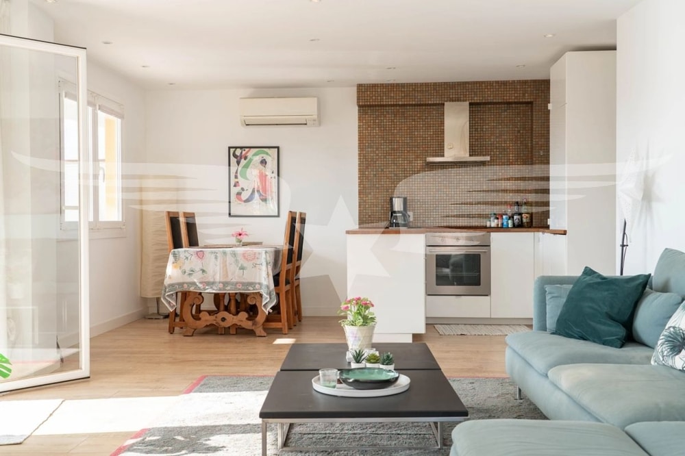 Living area/Kitchen