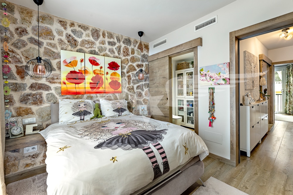 Schlafzimmer 1