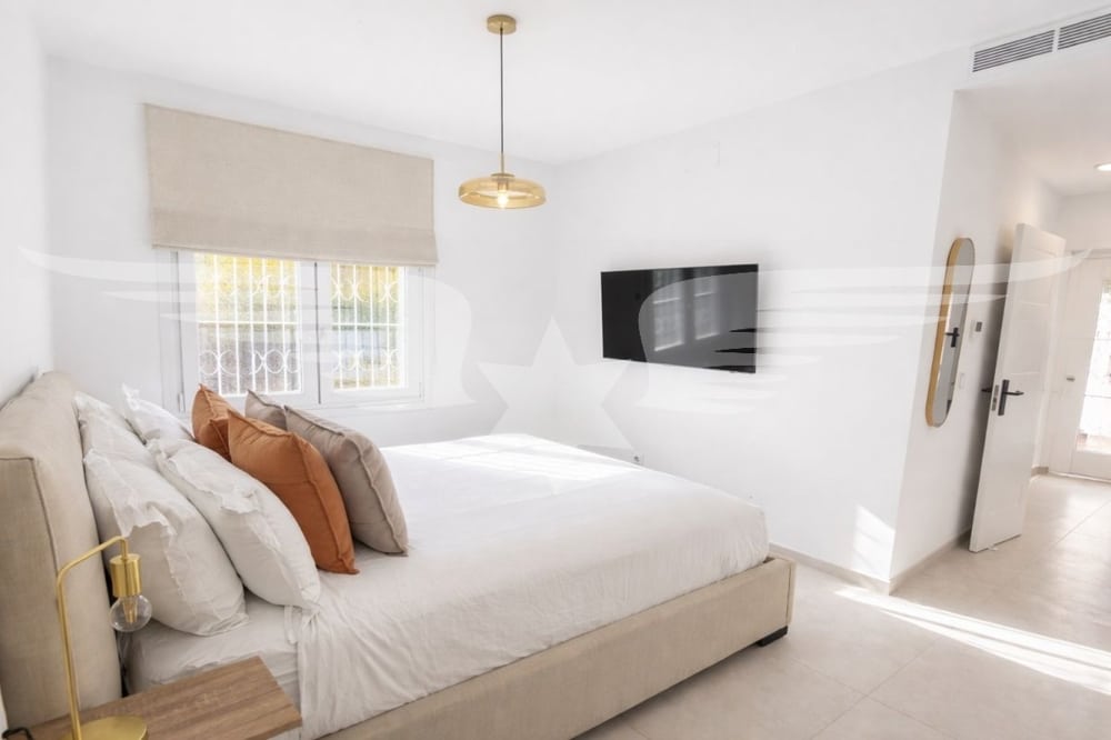 Schlafzimmer 1
