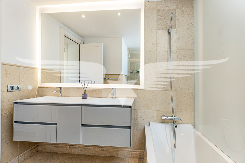 Bath en Suite ground floor