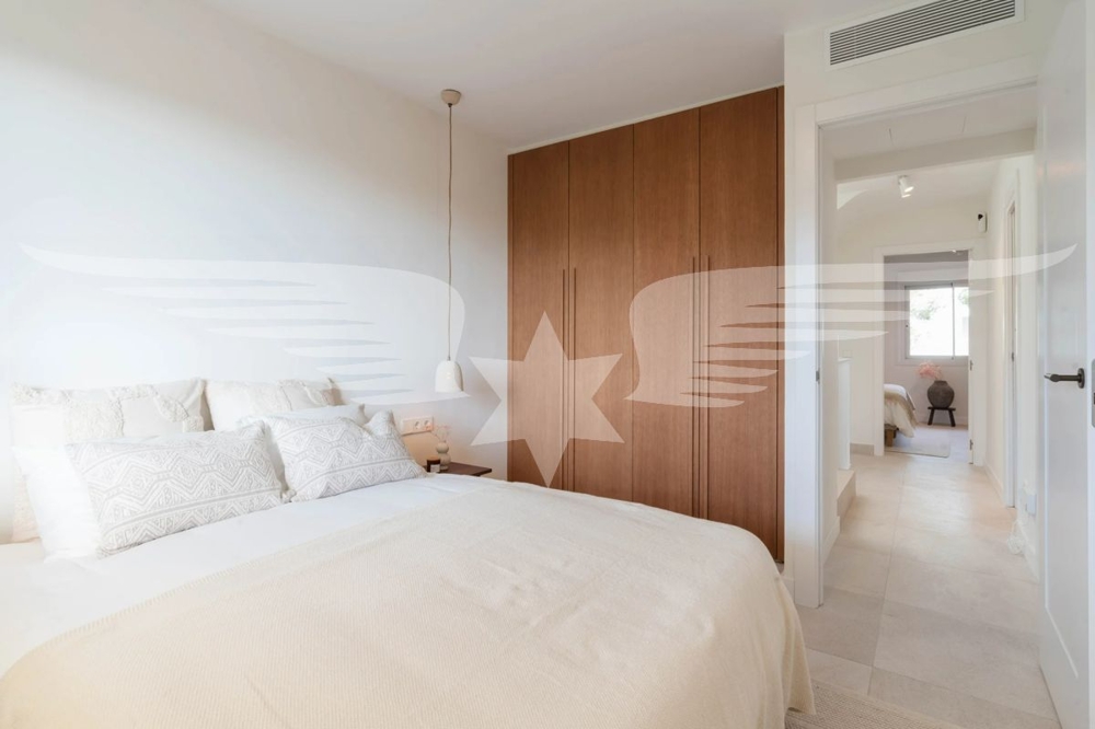 Schlafzimmer 1