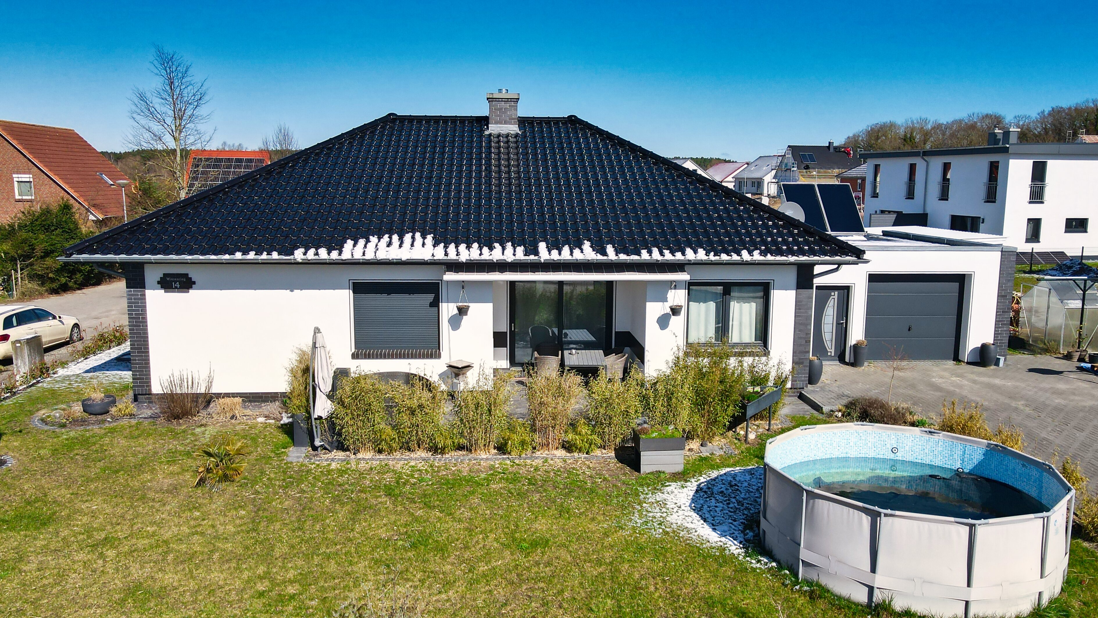 Großzügiger, massiver Bungalow auf der Insel Rügen mit Garage