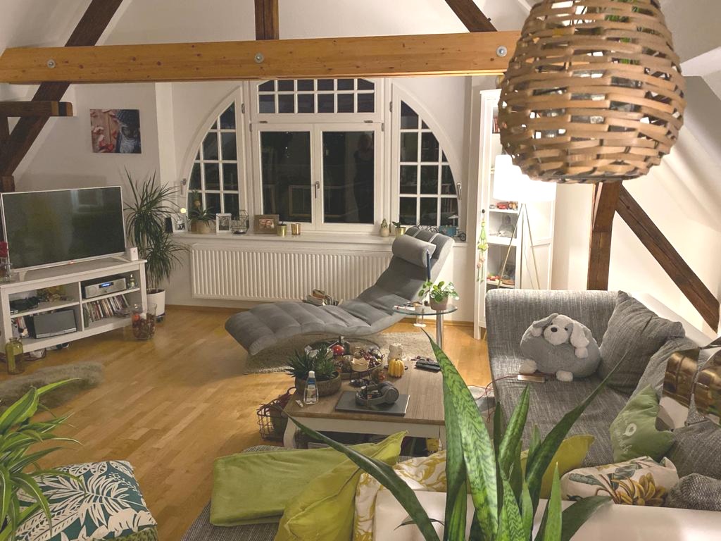 Besonderes Flair & großzügiges Wohnen für Singles und Paare - Photo 1