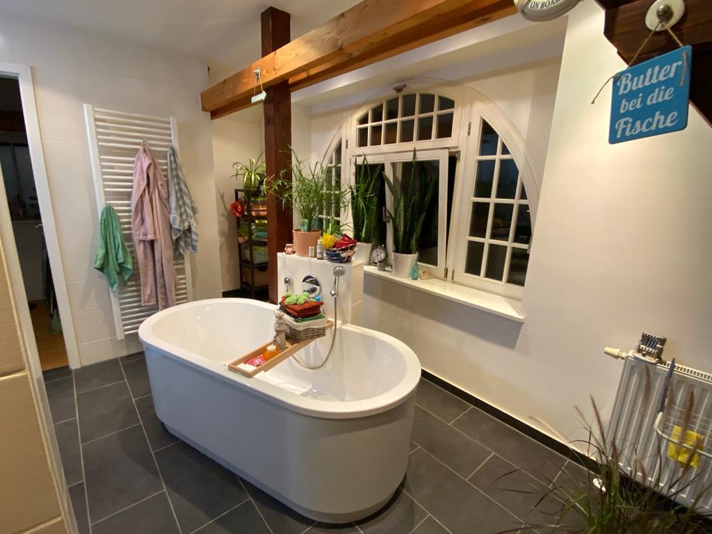 Besonderes Flair & großzügiges Wohnen für Singles und Paare - Photo 2