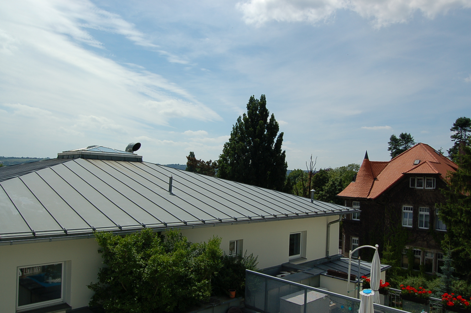 Herrlicher Blick in die Weinberge – Aufzug, Tiefgarage und Balkon! - Photo 2