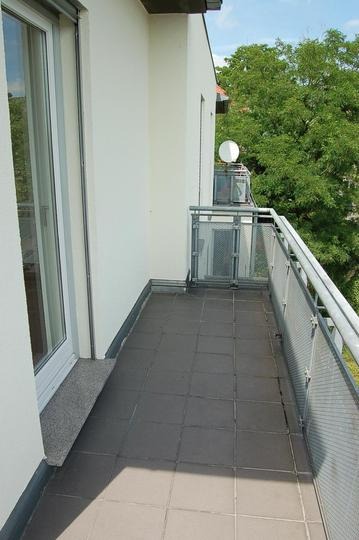 Herrlicher Blick in die Weinberge – Aufzug, Tiefgarage und Balkon! - Photo 1