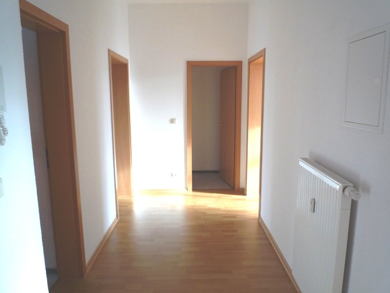 IDEAL - geräumige 2-Raum Wohnung mit EBK in ruhiger Lage - Foto 2