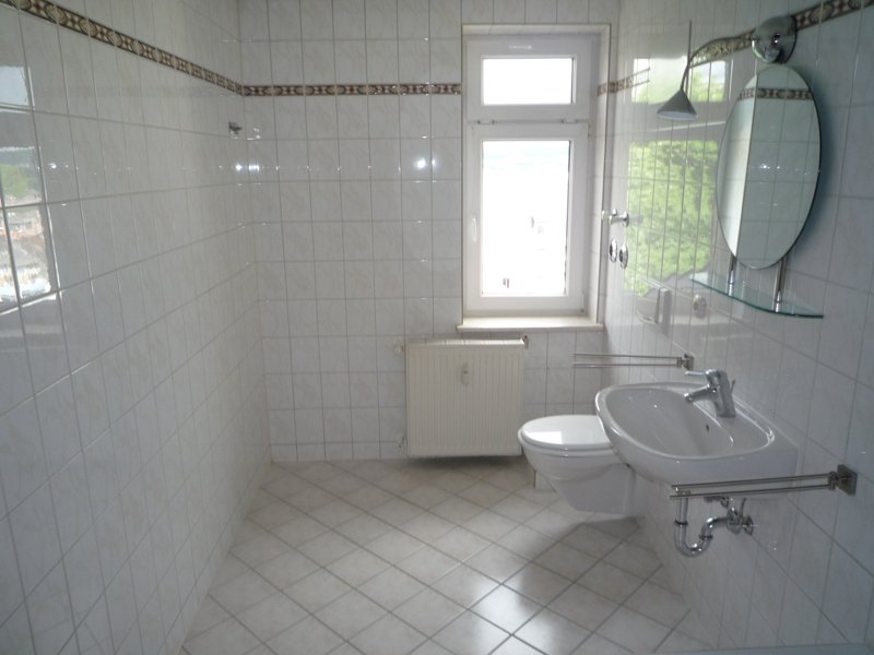 IDEAL - geräumige 3-Raum Wohnung im Dachgeschoss mit EBK - Foto 3