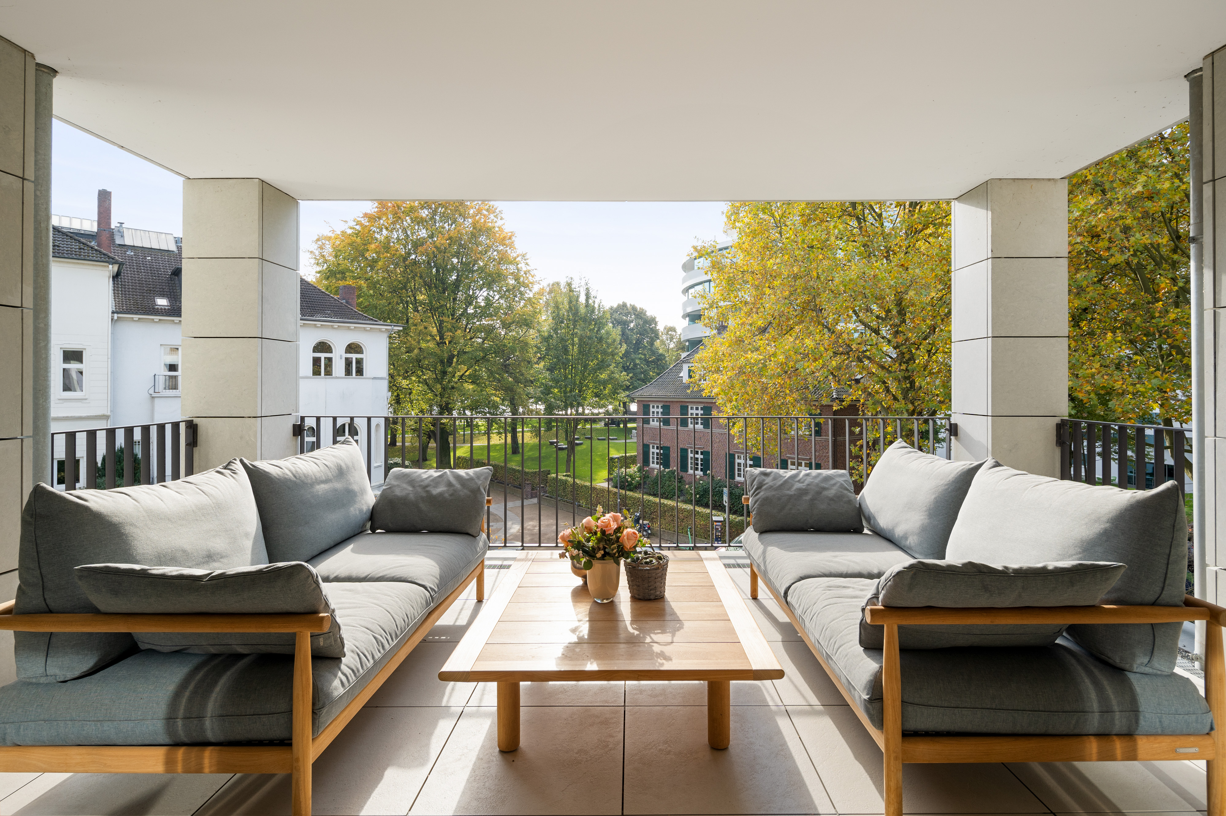 Lichtdurchflutete Wohnung direkt an der Alster.