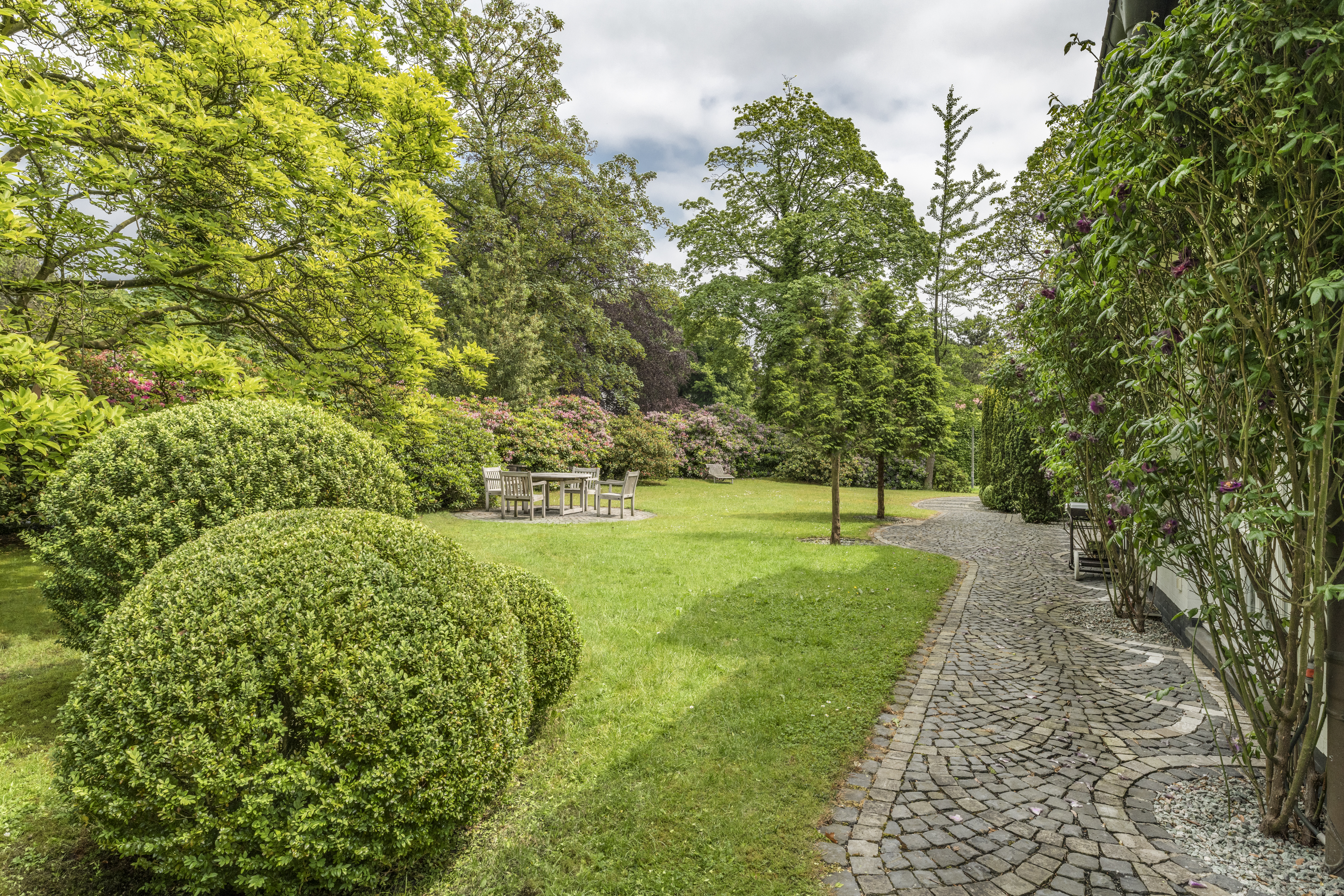 Villa in begehrter Lage von Hochkamp mit großem Garten