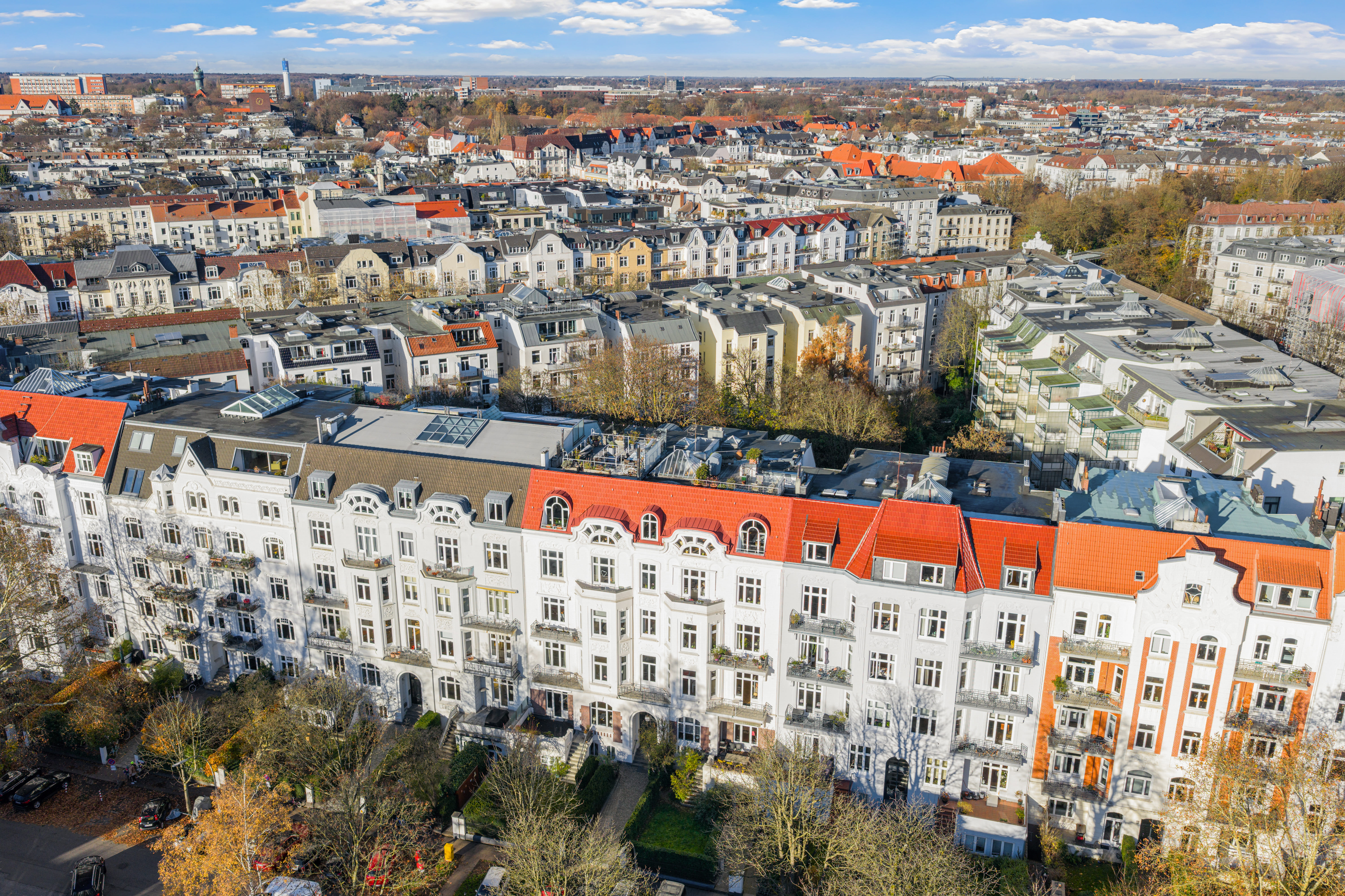 Ein Wohnjuwel auf zwei Etagen mit eigenem Garten in Harvestehude
