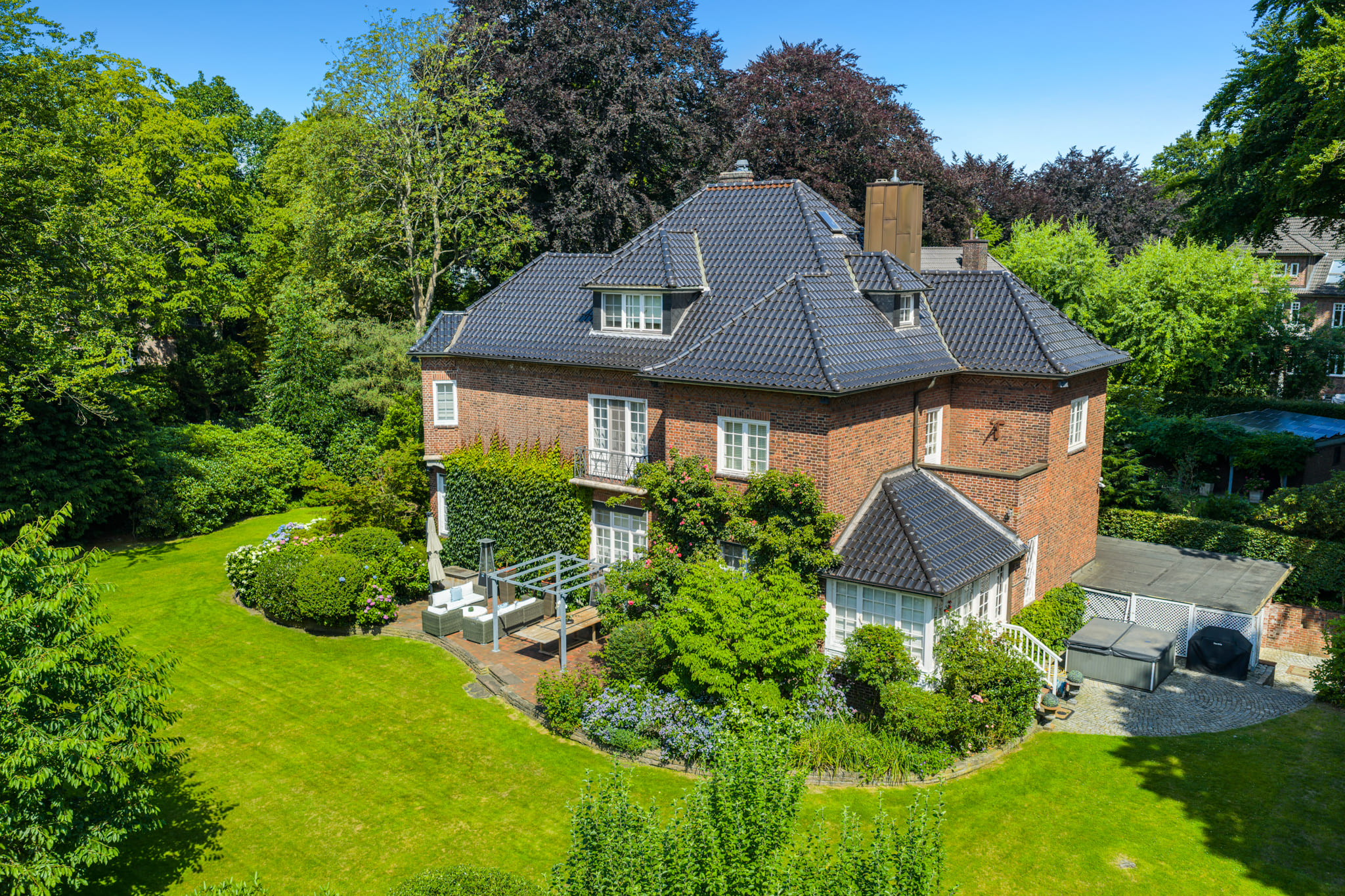 Traumhafte Rotklinker-Villa für Ihre Familie.