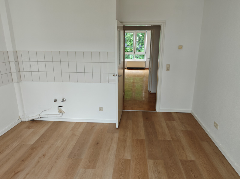 Gut geschnittene 2 Zimmer- Wohnung mit Balkon in Mainz-City, Nähe Kaufhof - Photo 2