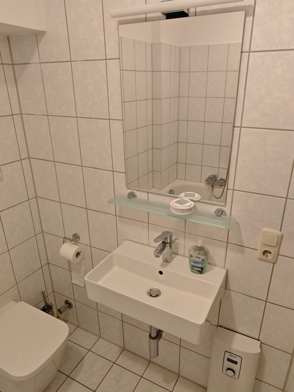 Gut geschnittene 2 Zimmer- Wohnung mit Balkon in Mainz-City, Nähe Kaufhof - Photo 3