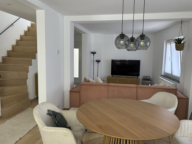 Top saniert: 4,5 Zimmer-EFH mit Innenhof und sep. 1.200 m² Gartengrundstück in Bubenheim - Photo 2
