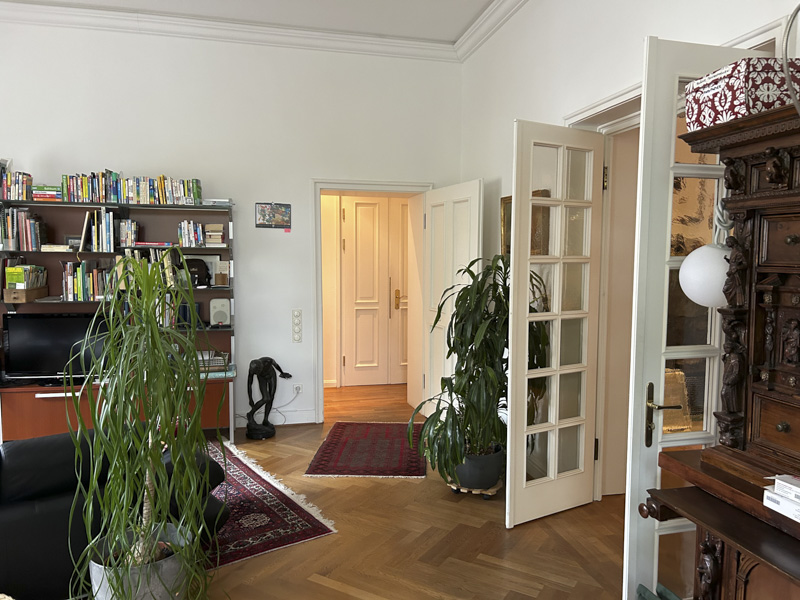 Stilvolle 4 Zi.-Altbauwohnung mit 2 Balkonen und Garage in einer Stadtvilla in Mainz, Nähe Hbf - Foto 1