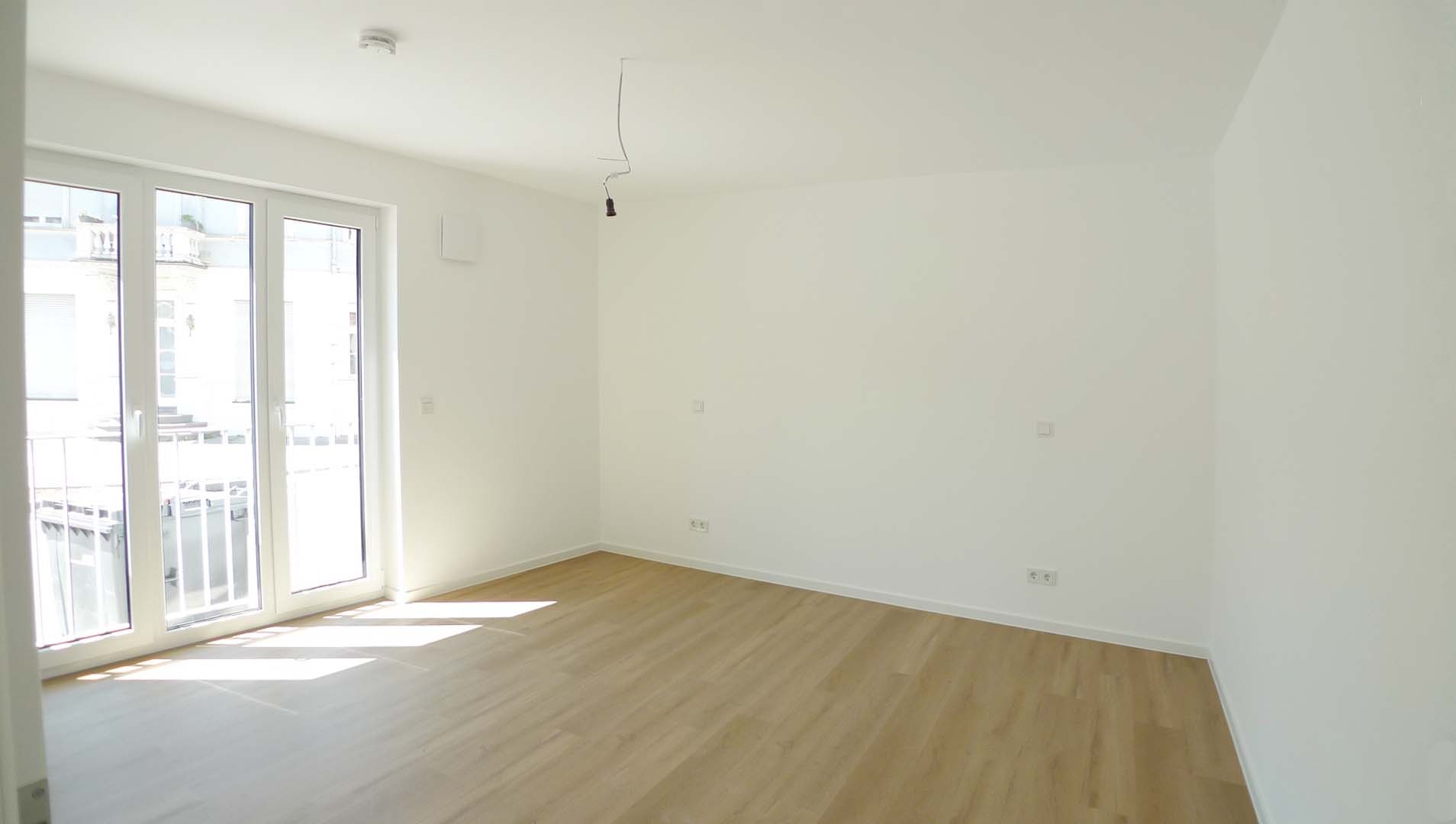 Neubau: Erstbezug – Attracktive 2,5 Zimmer-Wohnung mit Tiefgarage – Nähe Porta-Nigra und Alleenring - Photo 4
