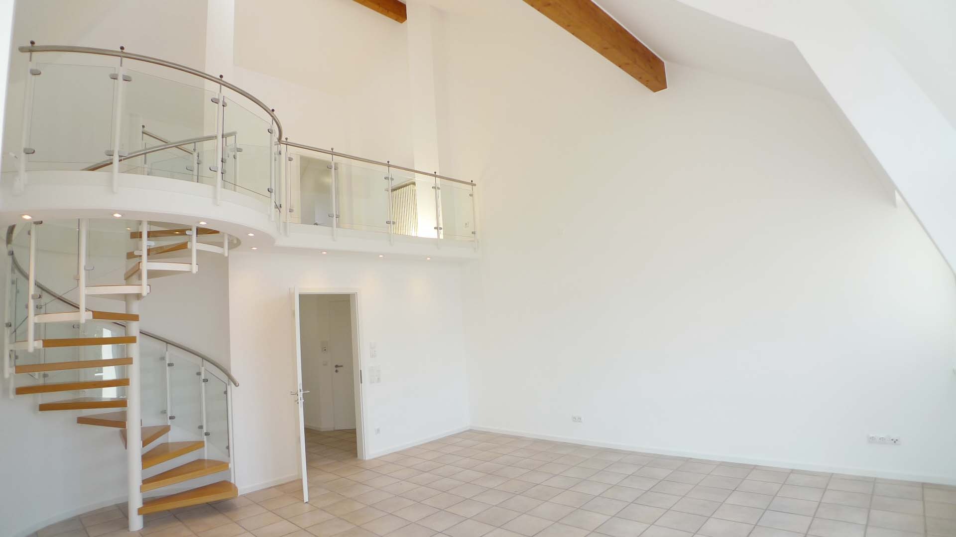 DG-Maisonette-Wohnung mit Galerie, Einbauküche und TG, Trier-Innenstadt - Photo 3