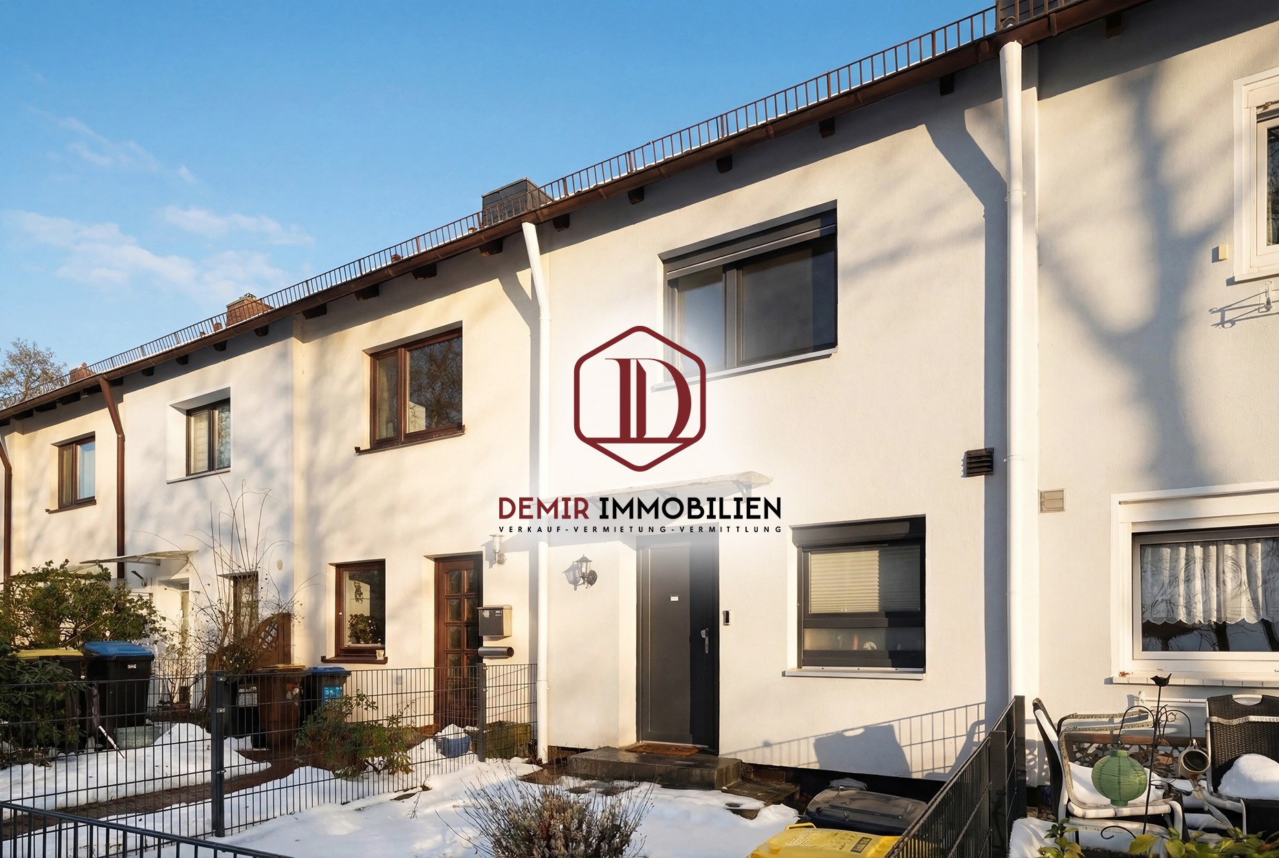 Stilvoll modernisiertes Reihenhaus in Bremen-Lesum — Titelbild