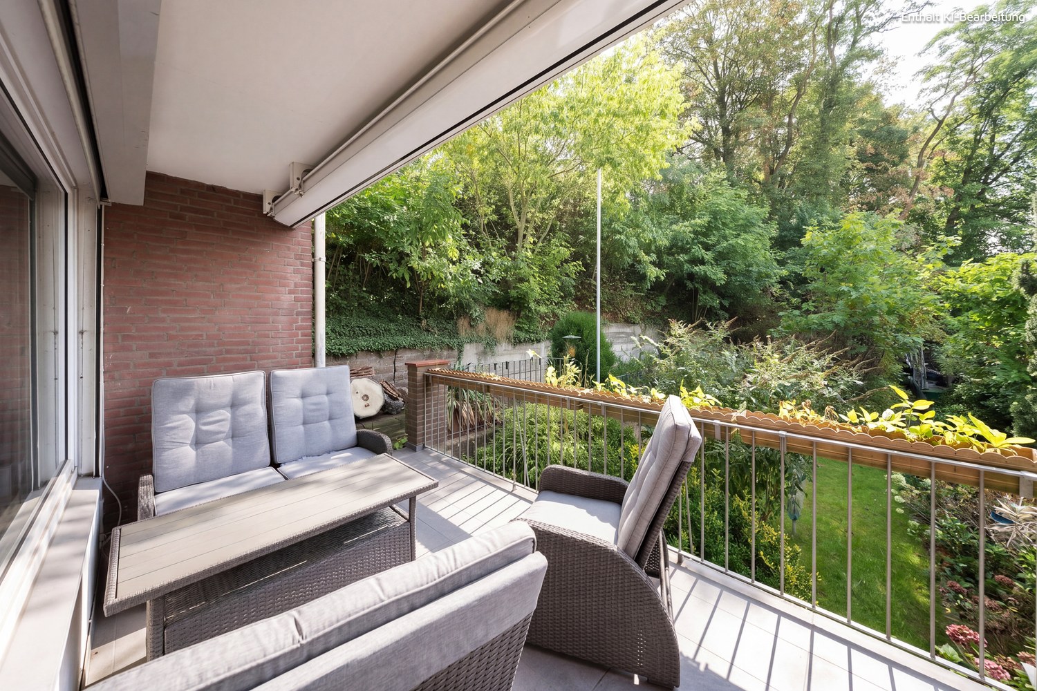 Gepflegtes Reihenendhaus mit Garage und großem Grundstück in Bremen Burgdamm — Außenaufnahme