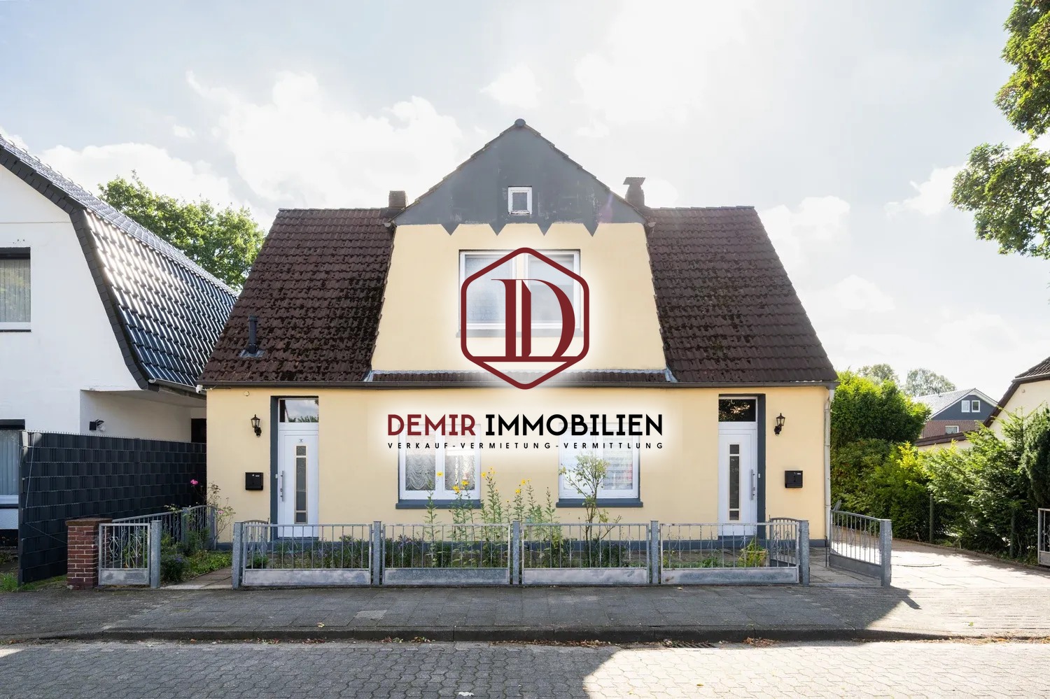 Delmenhorst: Doppelhaus mit zwei Einheiten auf 897 m² Grundstück — Hauptbild
