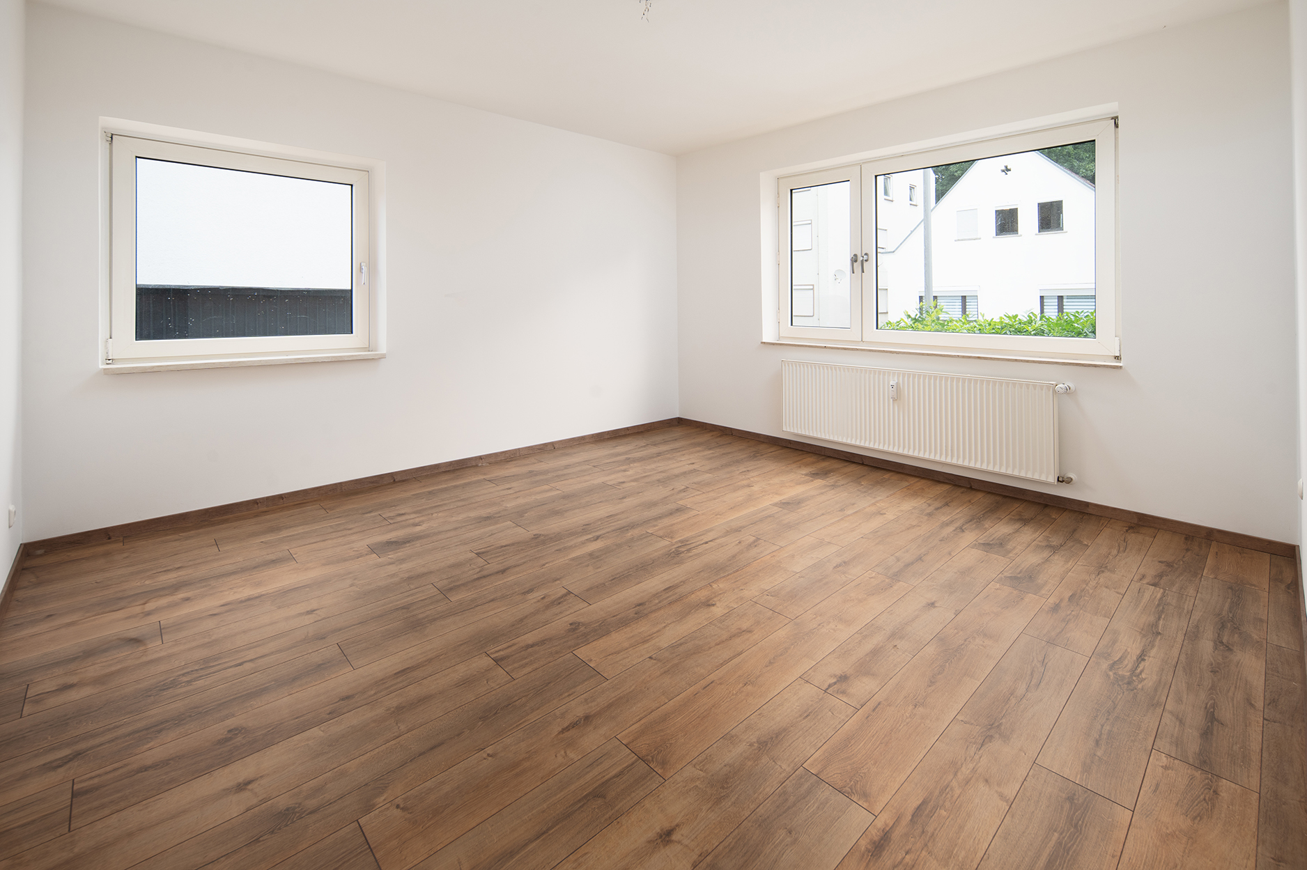 11-Parteienhaus mit 6 Garagen in Bremen Burgdamm — Schlafzimmer WE EG