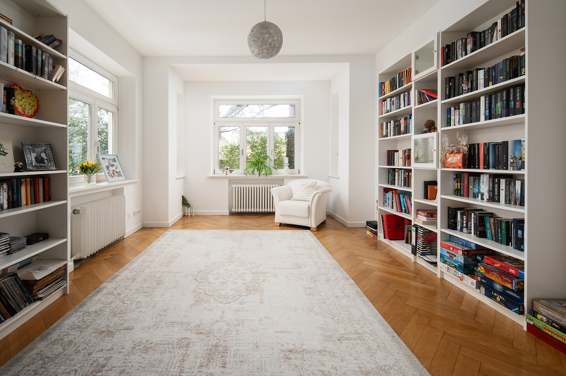 Großzügiges Einfamilienhaus in attraktiver Lage — Wohnzimmer Raum 2