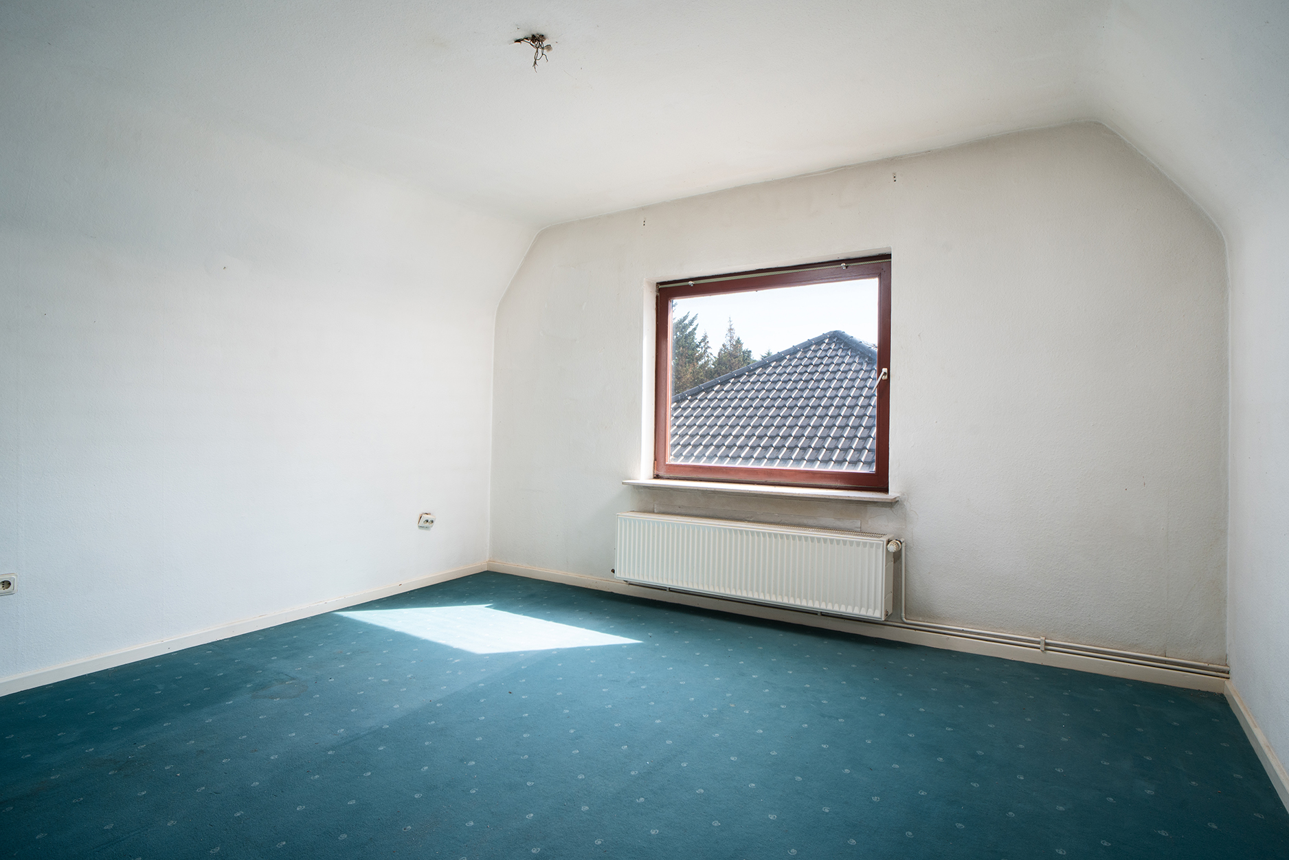Einfamilienhaus mit 2 weiteren WE auf einem Traumgrundstück — Schlafzimmer Haupthaus