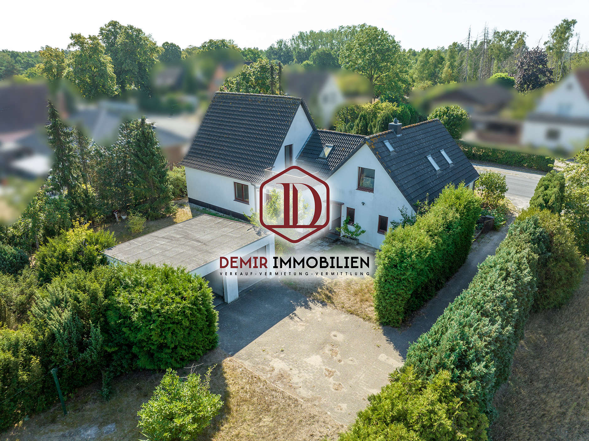 Einfamilienhaus mit 2 weiteren WE auf einem Traumgrundstück — Titelbild