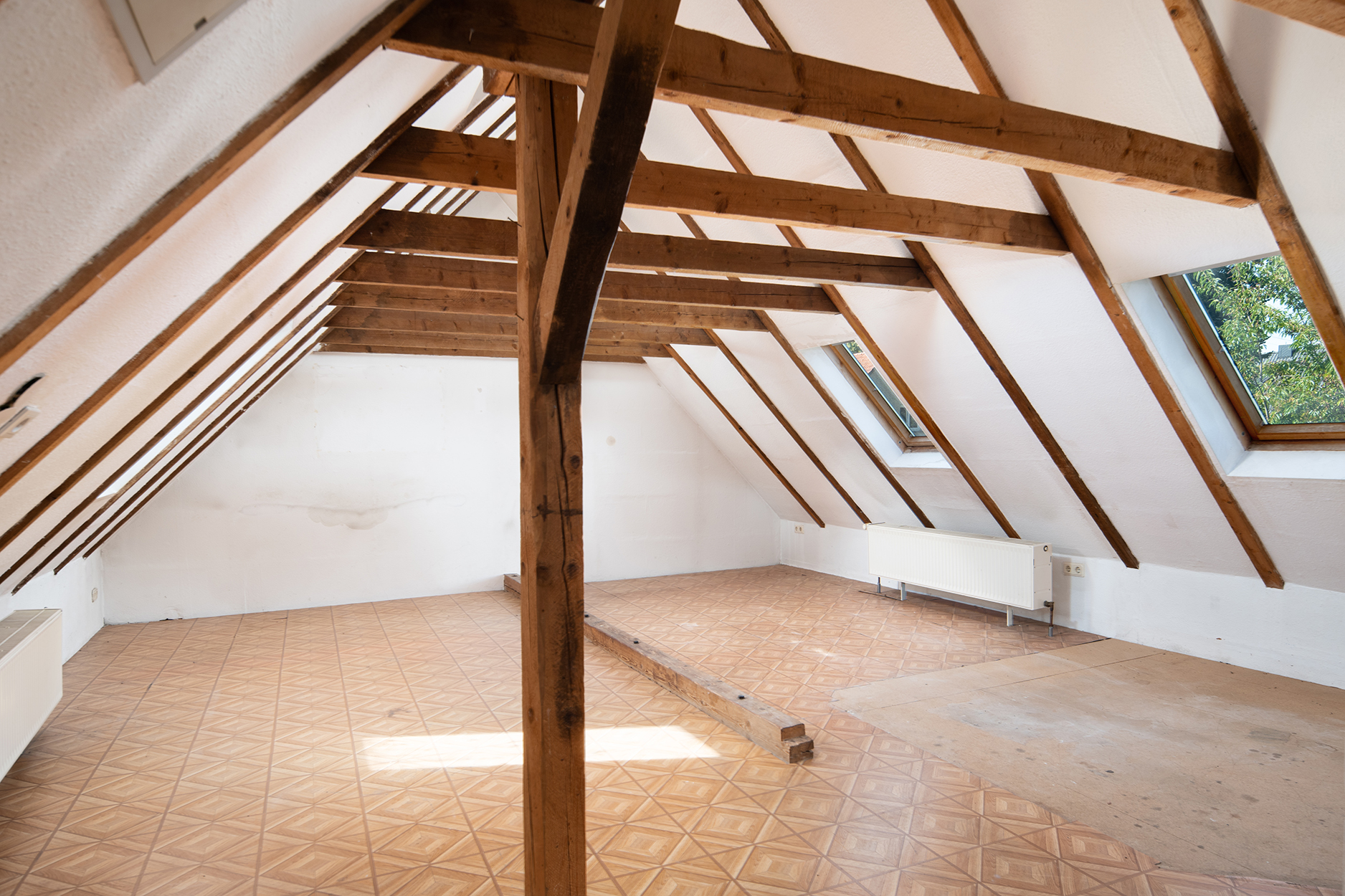 Einfamilienhaus mit 2 weiteren WE auf einem Traumgrundstück — Dachgeschoss Einliegerwohnung