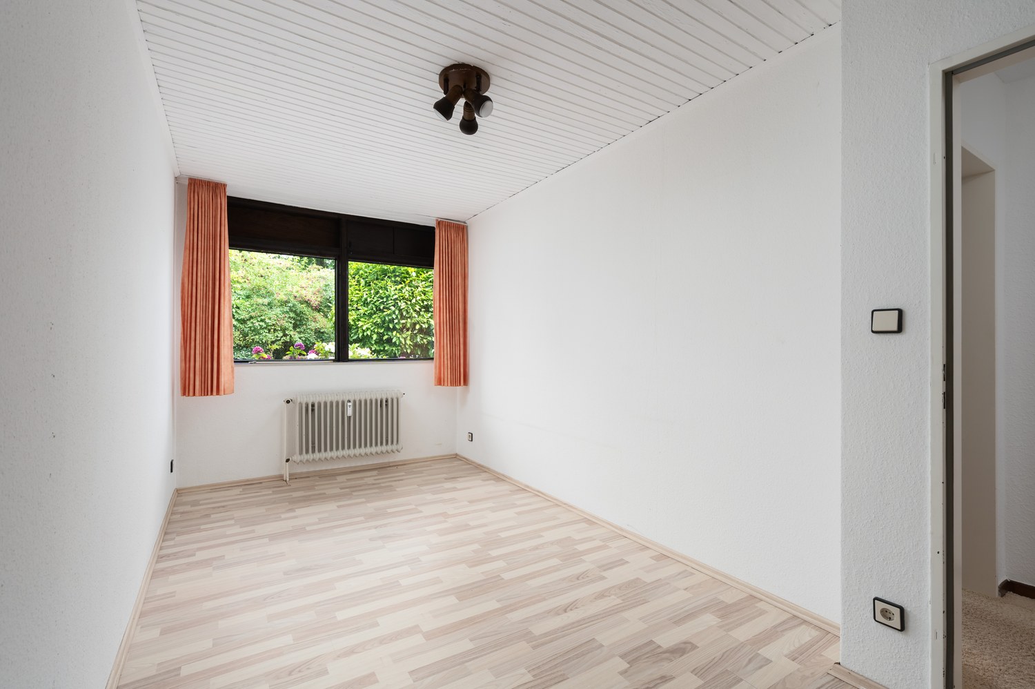 Stilvolle Terrassenwohnung in Ritterhude-Platjenwerbe — Schlafzimmer