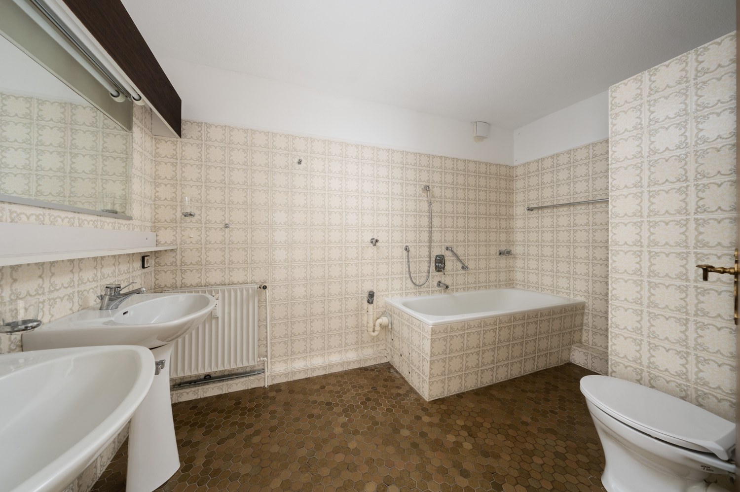 Stilvolle Terrassenwohnung in Ritterhude-Platjenwerbe — Badezimmer