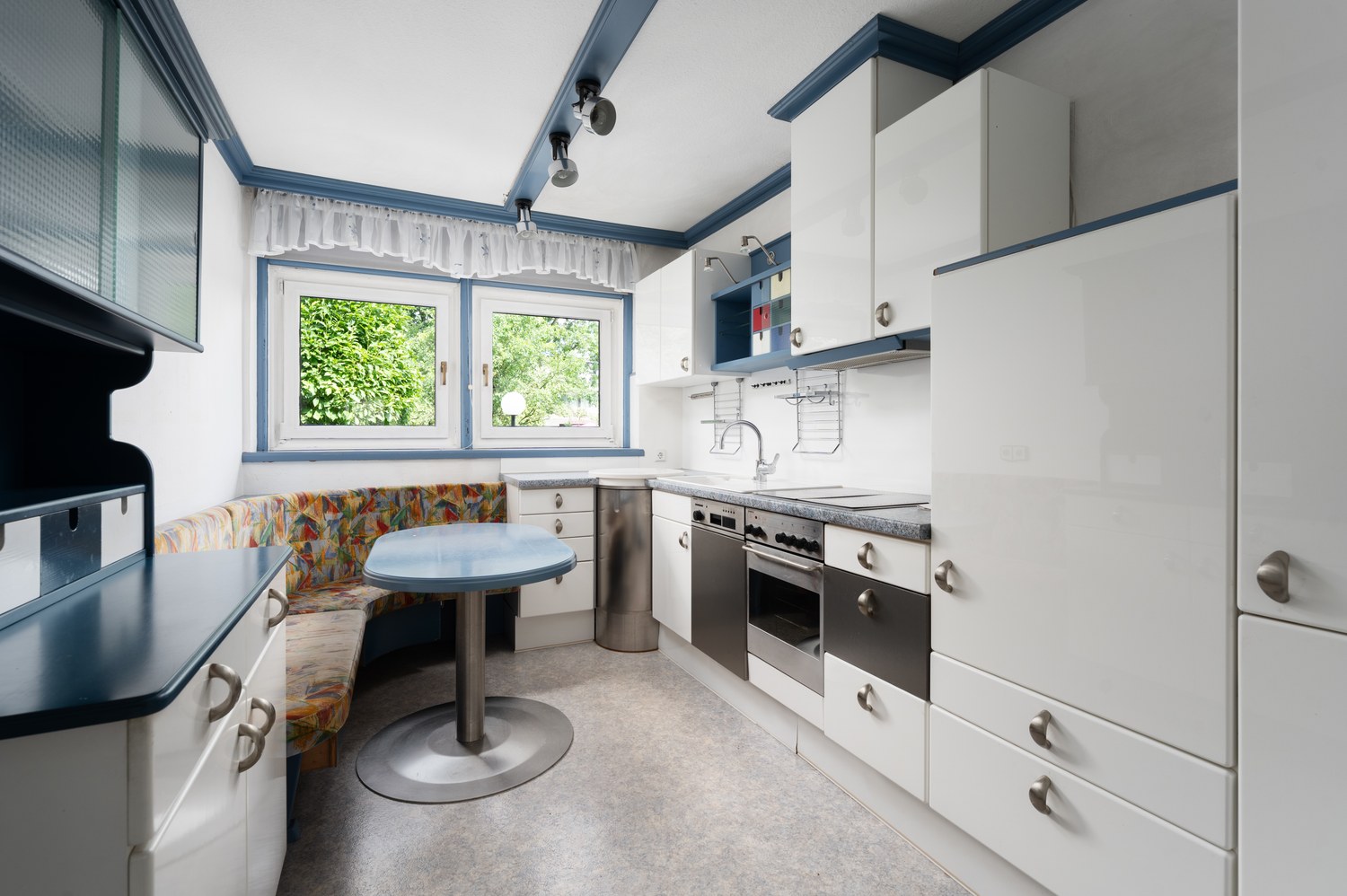 Stilvolle Terrassenwohnung in Ritterhude-Platjenwerbe — Küche