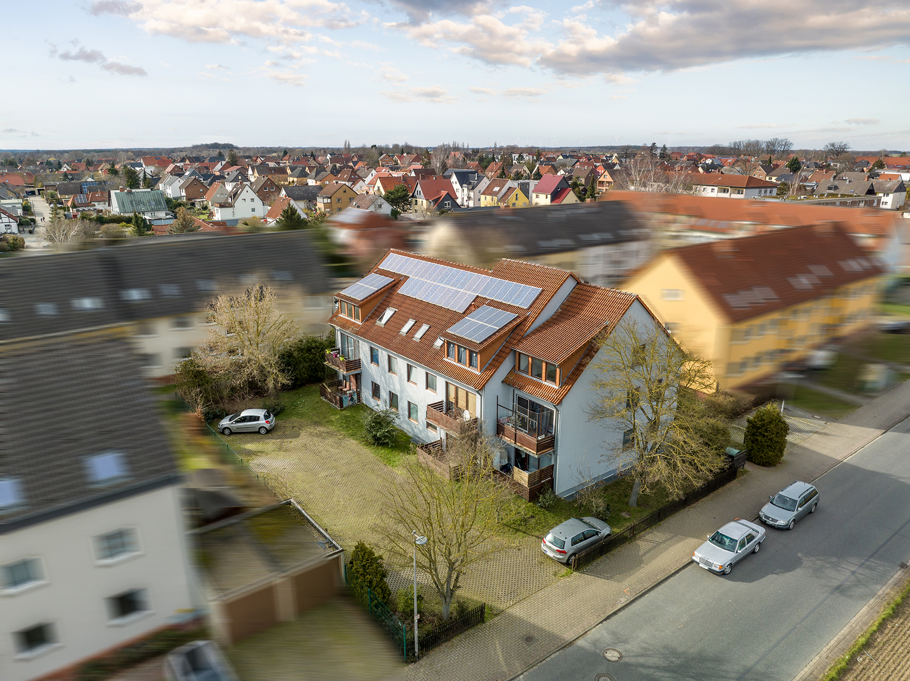 Mehrfamilienhaus mit 9 Wohneinheiten — Drohnenaufnahme