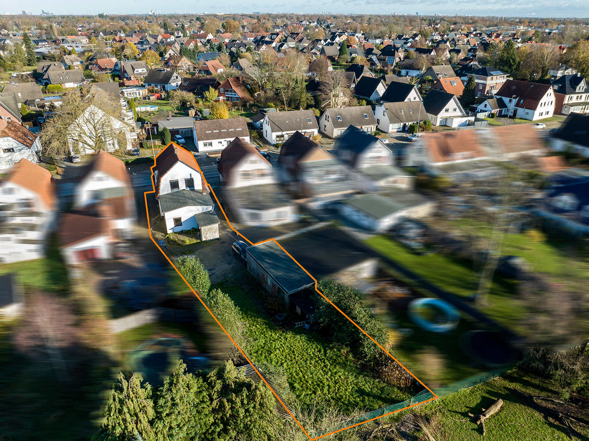 Ein/Zweifamilienhaus in gefragter Lage — Drohnenaufnahme 2