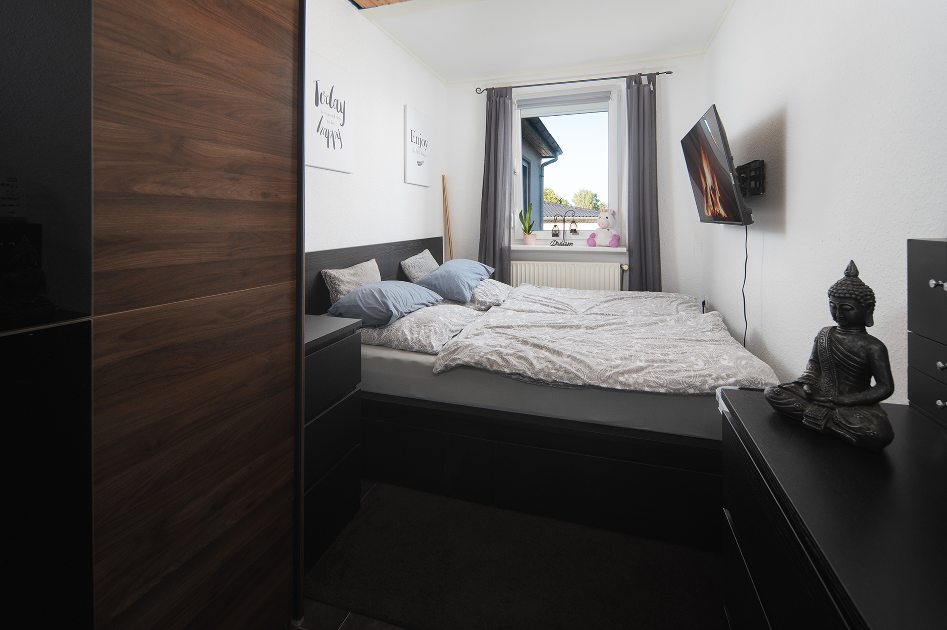 2-Familienhaus mit zusätzlicher Wohneinheit — Schlafzimmer OG