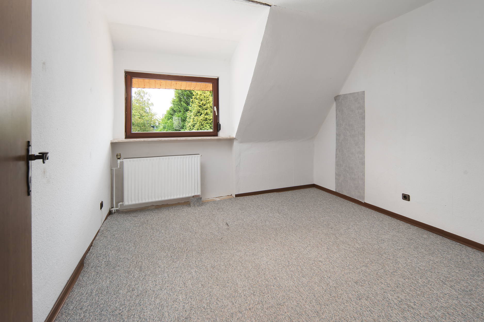 Doppelhaushälfte in gefragter Lage — Schlafzimmer 2 OG