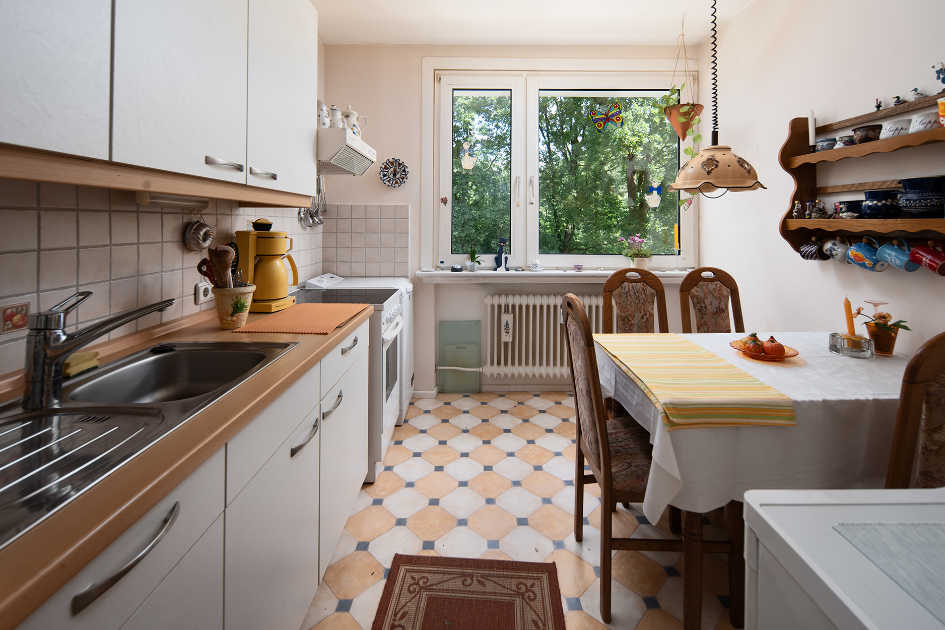 gepflegte 3-Zimmerwohnung mit Südbalkon — Küche