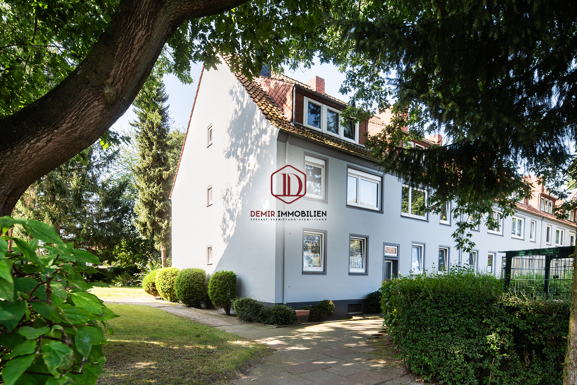 3-Zimmer-Eigentumswohnung mit Balkon — Titelbild