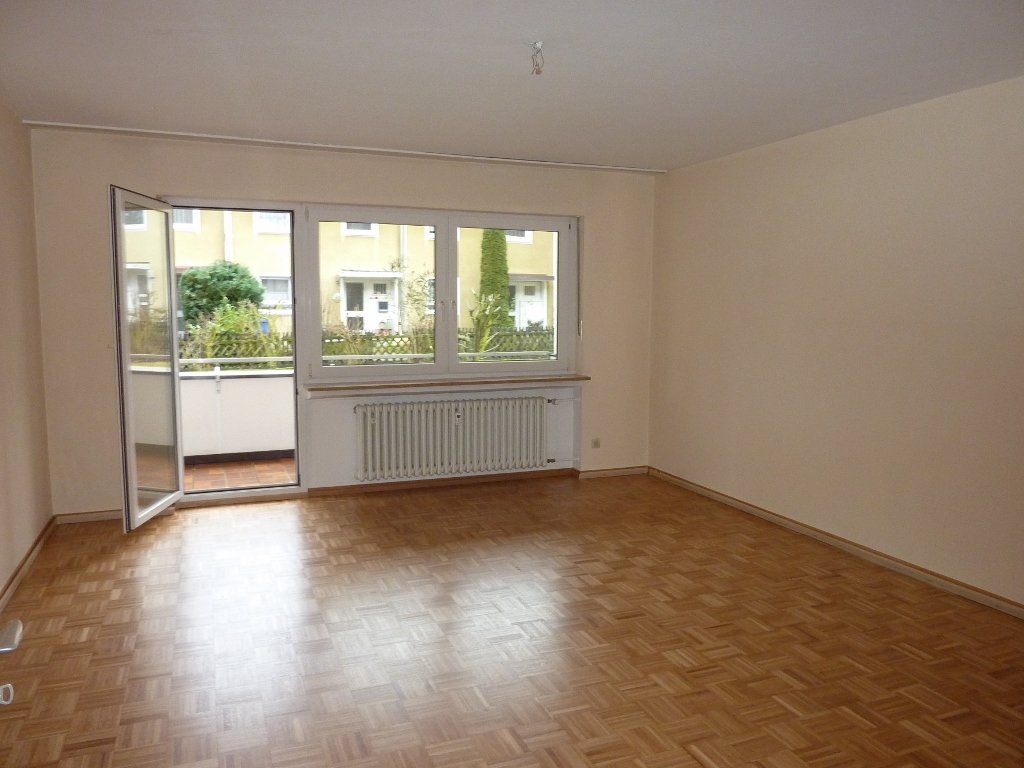 Top 2 Zimmer Wohnung mit Balkon *** neu renoviert *** - Photo 2
