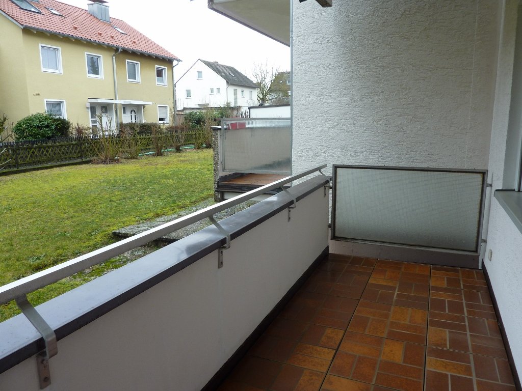 Top 2 Zimmer Wohnung mit Balkon *** neu renoviert *** - Photo 2