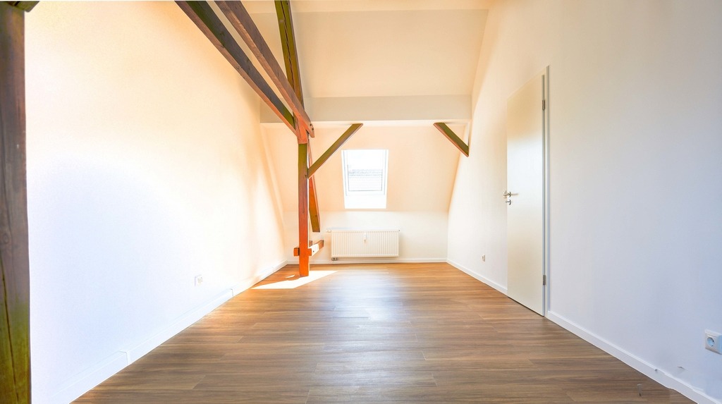 Großes Schlaf- Arbeits oder Kinderzimmer