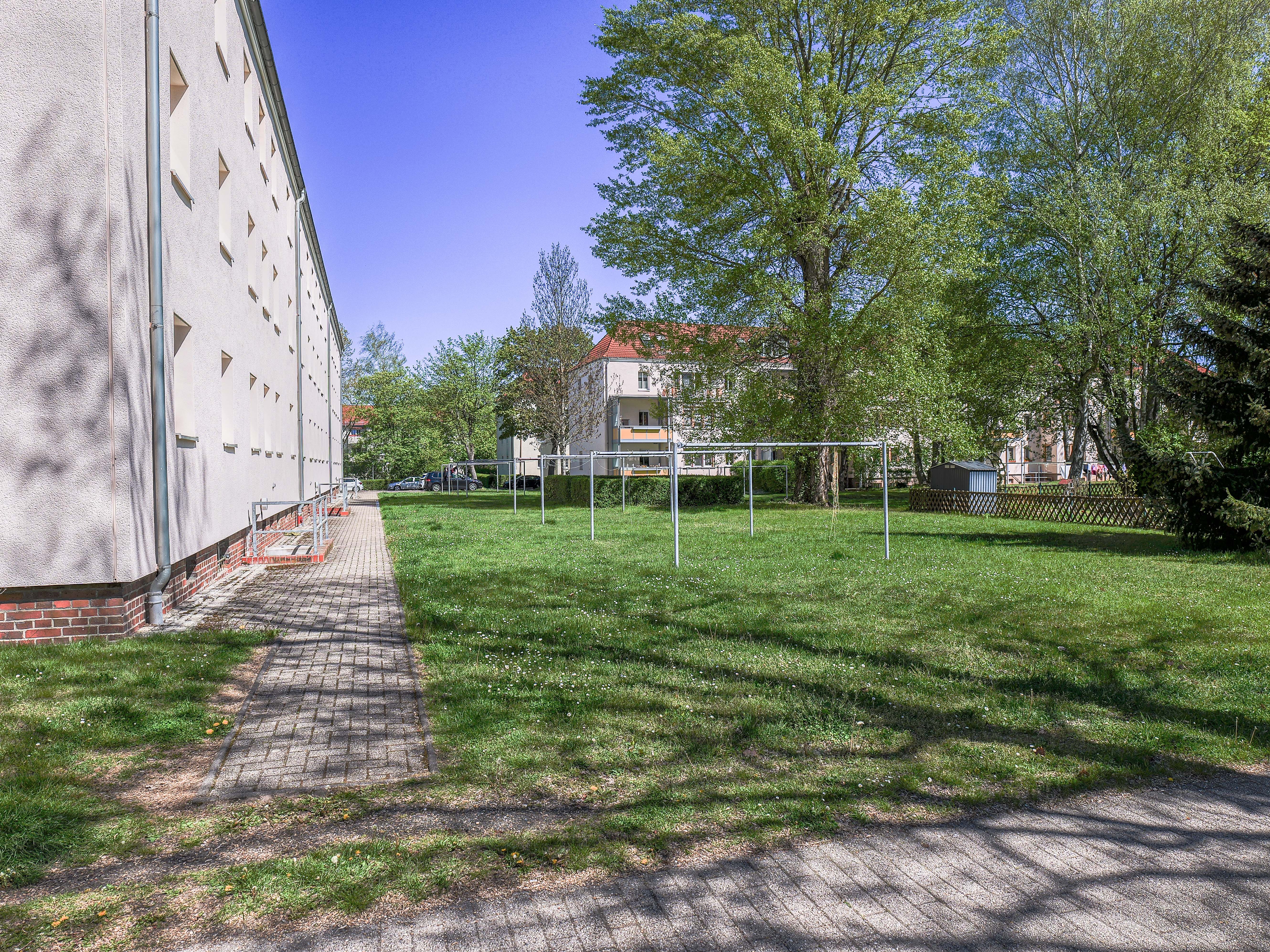 Blick hinter das Haus