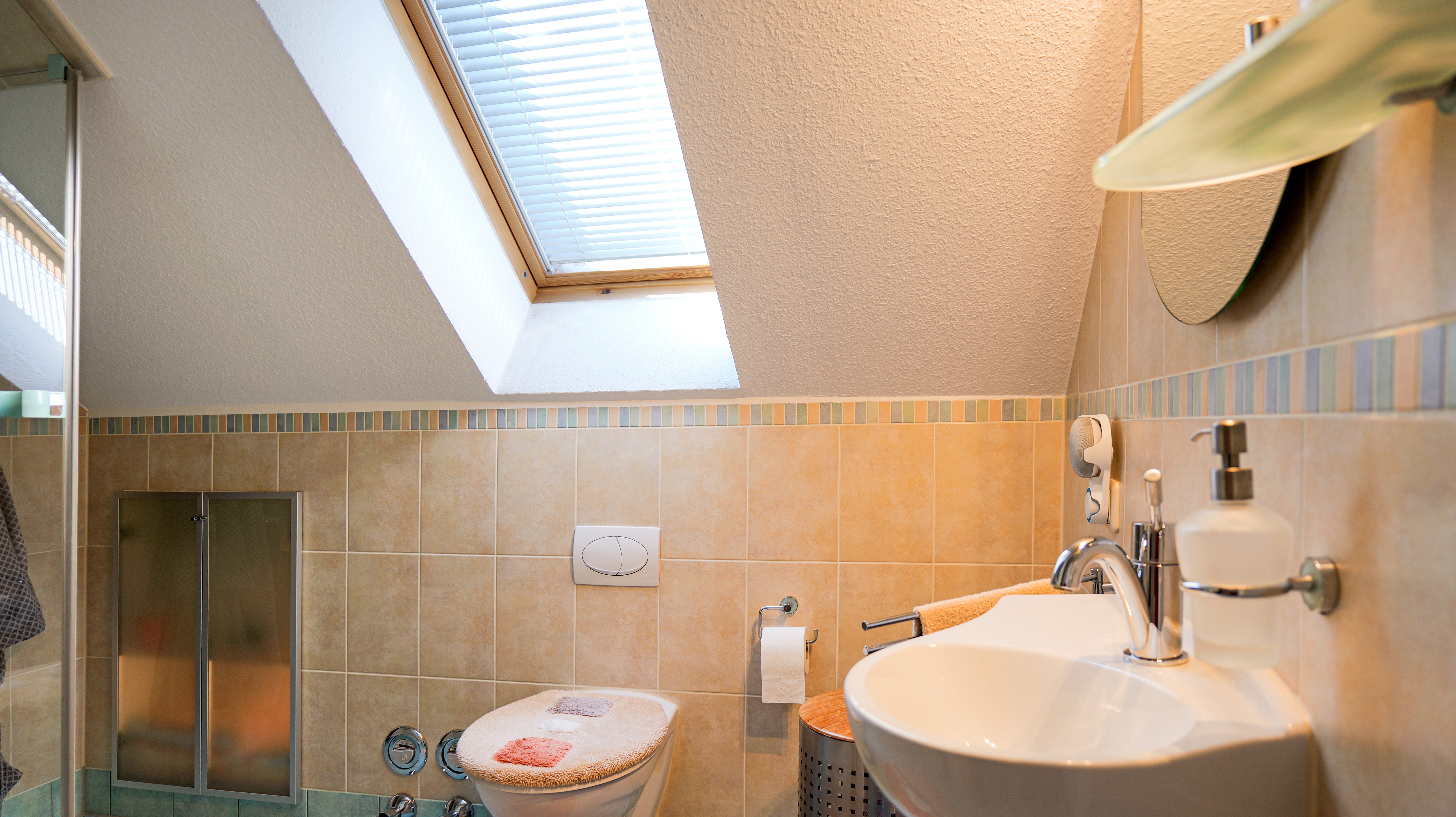 Badezimmer 2 Blick ins Bad